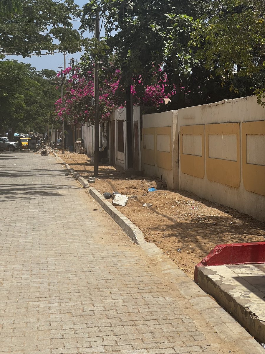 Kebimo_SA's tweet photo. 🔁 Avant/Après à Sicap Liberté 2
Zone dégradée hier, voirie moderne aujourd’hui.
Chez KEBIMO SA, on transforme les espaces pour améliorer le quotidien.
Partenaires, collectivités, confiez-nous vos projets.
➡️ Le résultat parle de lui-même.
#BTP #KEBIMO #Voirie #Dakar https://t.co/RuvgWRsUz1