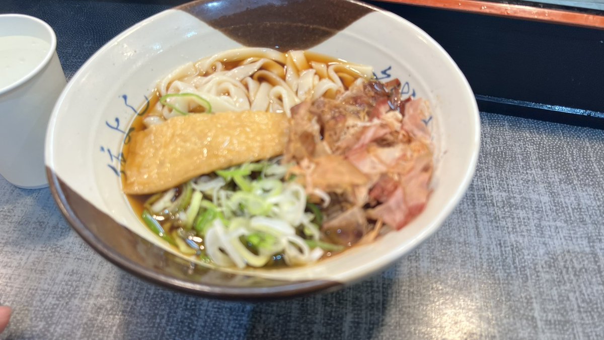 小泉ユ@次回未定 (@whitecuizer) on Twitter photo 名古屋にて乗り換えまで時間があったので 名古屋にて乗り換えまで時間があったので