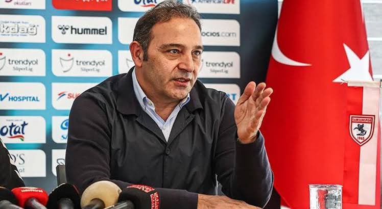 🚨 Samsunspor Futbol Direktörü Fuat Çapa, Mendes olayına dair açıklamalarda bulundu;

“Braga ile resmi anlaşma yapıldı ve Mendes Perşembe günü Samsun’da, Cuma günü sahada olacak. İddialar asılsız ve menajer oyunlarından ibaret. Sadece maddi konular kalmıştı, o noktada da