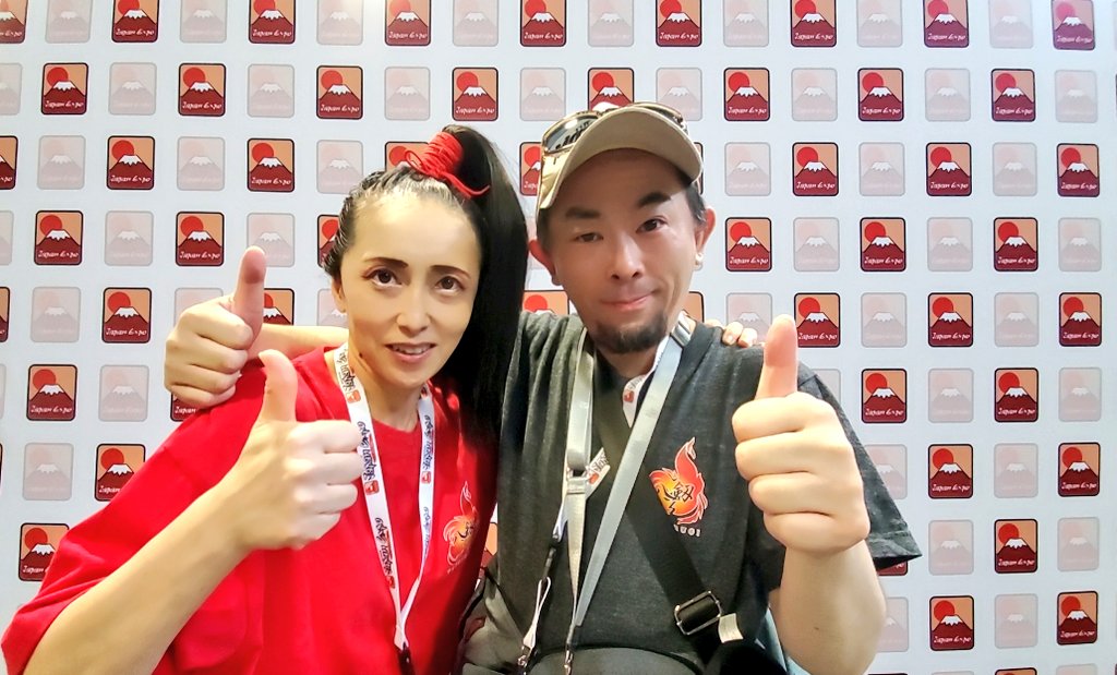 fudie244's tweet photo. 【JAPAN EXPO In Paris🇫🇷備忘録】
ついに世界の舞台へその1歩を踏み出した！
あとは走り抜けるだけ！

長年の夢が叶った喜びを共に！

ここからまた次のステップを目指して！

 #遮那王
 #武双剣舞威衆八剱
 #BKMS https://t.co/bNRkSnW0HL