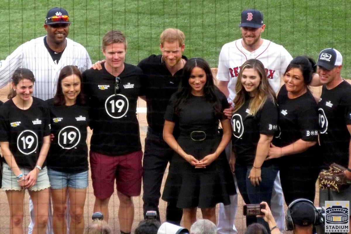 StadiumVagabond's tweet photo. 📍London Stadium — June 2019
MLB’s first game in Europe: Red Sox vs. Yankees at London Stadium, home of West Ham United 🇬🇧⚾️
Mookie Betts, Aaron Judge & a royal cameo by Prince Harry & Meghan Markle
#LondonSeries #MLBLondon #Yankees #RedSox #MLBHistory #MeghanMarkle #PrinceHarry https://t.co/8YmkAJKzXS