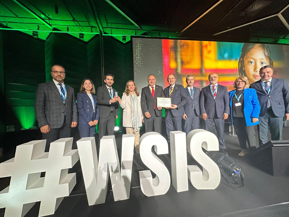 Cenevre’de devam eden WSIS+20 Üst Düzey Etkinliği’nde, bilgi toplumunun gücünü sürdürülebilir kalkınmaya dönüştüren projeler ödüllendirildi.

“Bilgiye Erişim” kategorisinde ülkemizi gururla temsil eden “Tarife Karşılaştırma” projemiz, şampiyon proje seçilerek ödüle layık görüldü.