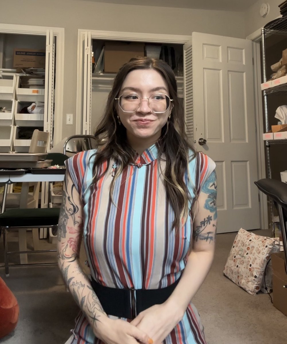 peripheralUS's tweet image. It costs $0.00 to support an earring maker from California who just moved her life to Maryland
These are my earrings