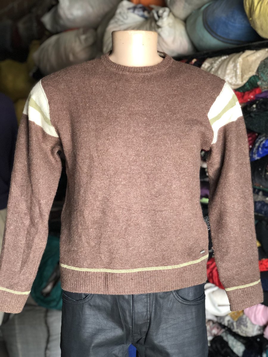 Size: L
Price: ₦6,500
.
.
🙏kindly send a DM or Visit our store (Shop A5, Arab market, Kubwa, Arab road, Abuja).
OR 
WhatsApp - 08147245724 (Link on my Bio) 
.
.
#thrift #pullover #cardigan
#fypシ #thrift #explore #menwears #abuja