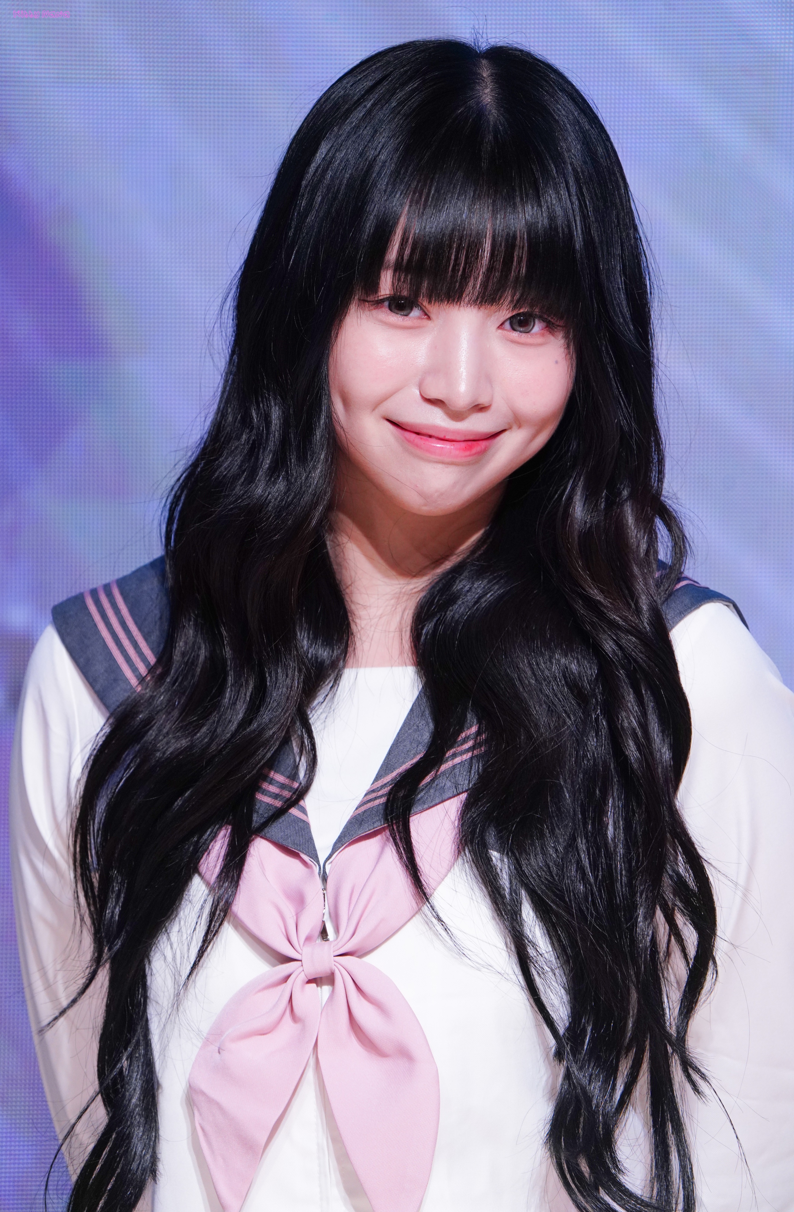 UNIS SWICY JUMPUP Showcase サイン ナナ エリシア 250420 UNIS Elisia - SWICY at SBS Inkigayo | kpopping