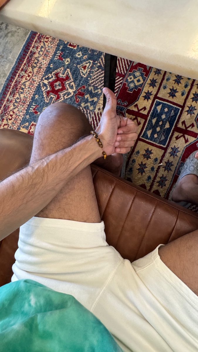 دخلت الا في بنتين قدامي اعجبهم هالمنظر هذا حيل