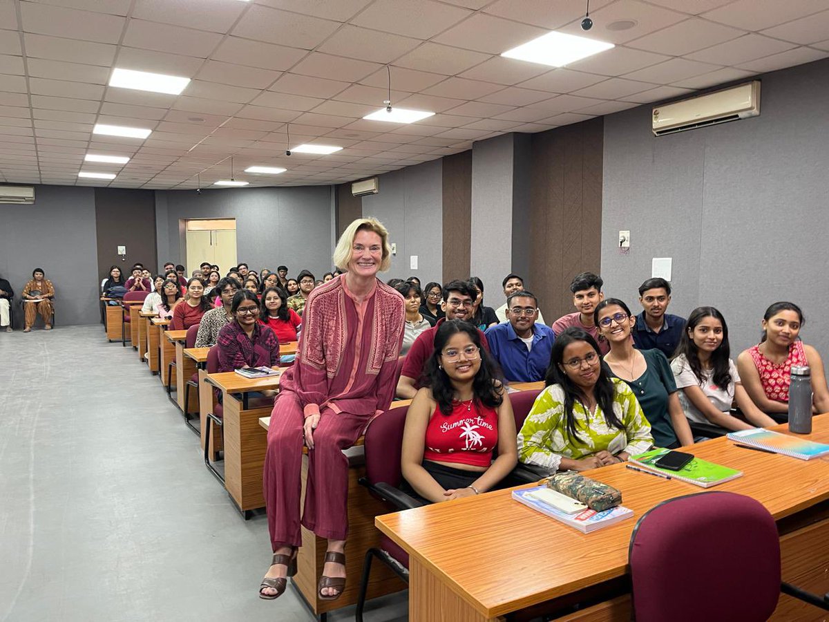 NorwayAmbIndia's tweet image. Thank you Vice Chancellor @ProfFMustafa! Inspiring to learn about the Gender Resource Center @cnlu_official in collaboration with @UNFPAIndia and a brilliant
interaction with your students on #genderequality and #YouthLeadership