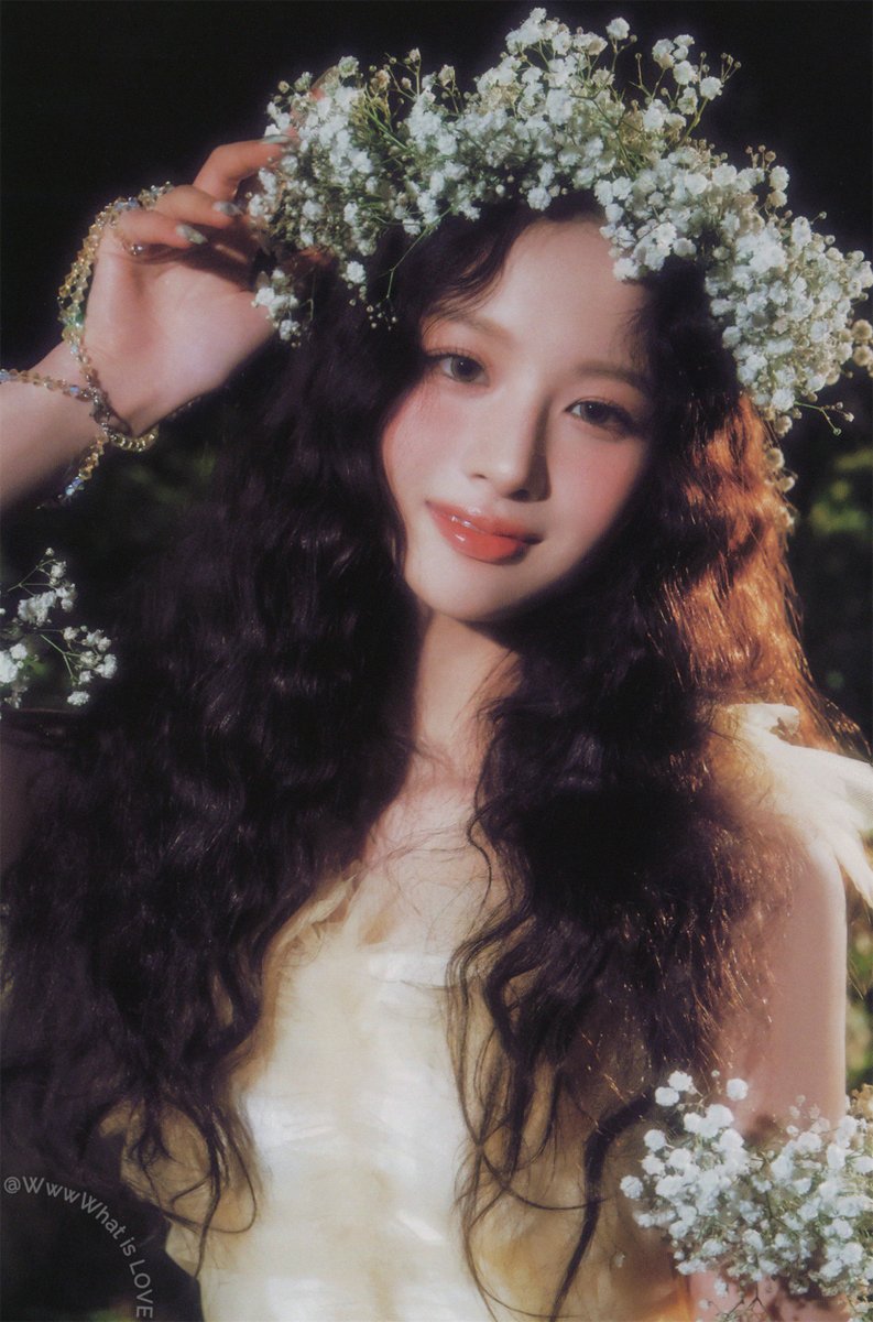 WhatisLOVE4321's tweet photo. [SCAN] A Midsummer NMIXX’s Dream(Digipack Ver.)
SULLYOON

#SULLYOON #설윤
#NMIXX #엔믹스
#A_Midsummer_NMIXXs_Dream
#Party_O_Clock https://t.co/d1a5kqtSs0