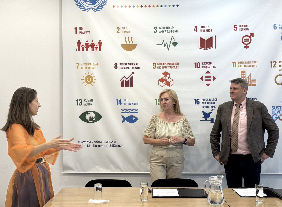 UNDP_Kosovo's tweet image. UNDP joins forces with local public universities to support students entering #creative careers!
Today’s MOU with the Faculty of Architecture kicks things off🚀
Looking forward to see young architects learn, connect & grow through our #InternshipProgramme #CreativeIndustries