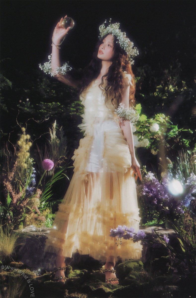 WhatisLOVE4321's tweet photo. [SCAN] A Midsummer NMIXX’s Dream(Digipack Ver.)
SULLYOON

#SULLYOON #설윤
#NMIXX #엔믹스
#A_Midsummer_NMIXXs_Dream
#Party_O_Clock https://t.co/d1a5kqtSs0