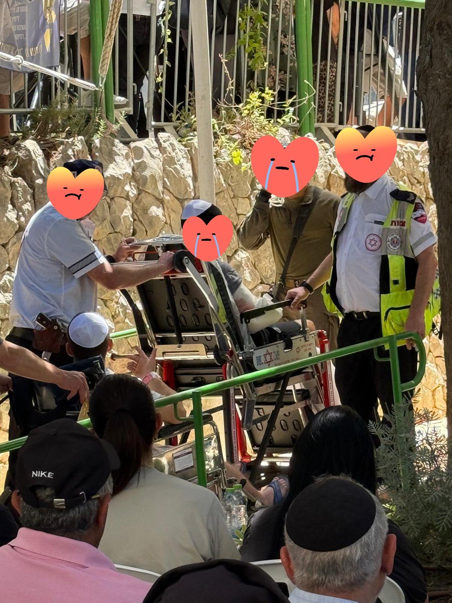 הגיבורים של נצח יהודה נפצעו לפני כמה שעות בקרב ובאים להלוויות של חבריהם שנפלו באותו הקרב 💔

איזו רוח! אריות! ❤️