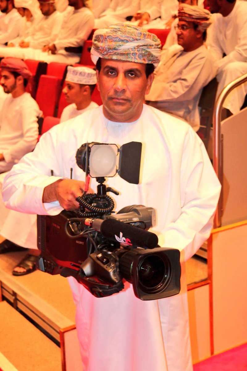 ودعنا اليوم المصور التلفزيوني المبدع عامر بن فليت العامري لينتقل الى جوار ربه بعد رحلة زاخرة بالعطاء في مجال التصوير الرياضي حيث كنا معا مرافقين للمنتخب الوطني للناشئين لكرة القدم في كاس العالم بمصر عام 1997 

رحمة الله تغشاك مع الخالدين