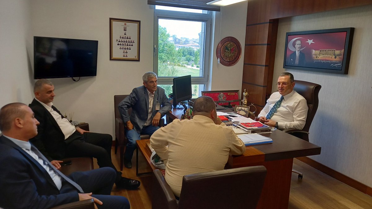 Amasya Ticaret Odası Başkanımız Murat Kırlangıç, Amasya Spor Başkanı Şükrü Derici, Amasya Spor As Başkanı Emin Sönmez ve Suluovalı hemşehrimiz Abdullah Özdemir'e nazik ziyaretleri için teşekkür ederim.