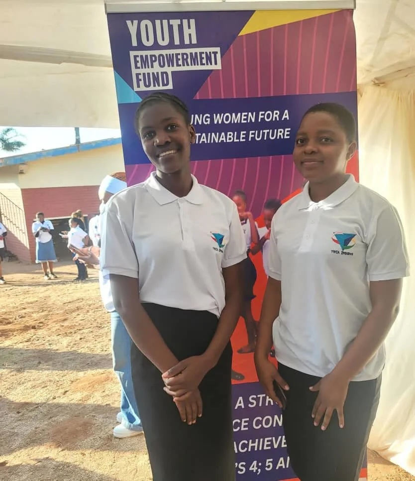 Camfed's tweet image. 🔥 Shoutout to Nyasha & Shelter from the #CAMFEDsisterhood who are joining YWCA Zimbabwe’s national youth program! 🌱 They'll get leadership training, mentorship & support to lead community-driven change. They're ready to raise awareness & rally others! 💪🏿🌟 #ZimbabweLeadership