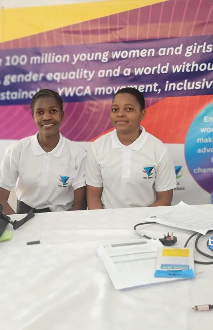 Camfed's tweet image. 🔥 Shoutout to Nyasha & Shelter from the #CAMFEDsisterhood who are joining YWCA Zimbabwe’s national youth program! 🌱 They'll get leadership training, mentorship & support to lead community-driven change. They're ready to raise awareness & rally others! 💪🏿🌟 #ZimbabweLeadership