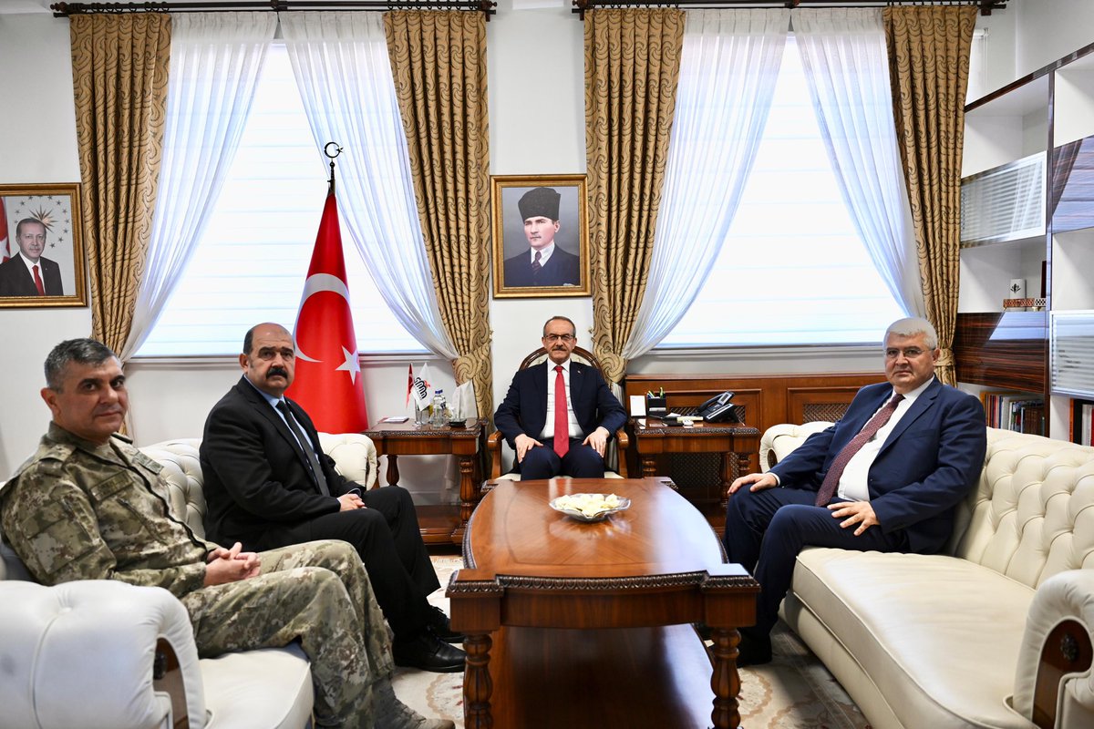 MSB Üni. Rektör Yrd. Prof. Dr. Talat Canbolat, MSB Üni. Kara Harp Okulu Dekanı Prof. Dr. İbrahim Ethem Atnur ve 2. Ordu Hareket Destek Yarbaşkanı Tuğg. Mehmet Fatih Ören’e Ziyaretleri İçin Teşekkür Ederim.