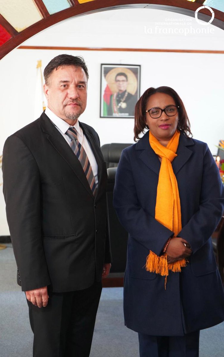 🤝 Le 7 juillet, j’ai rencontré la Ministre malgache de la Communication et de la Culture, SEM Volamiranty Donna Mara.

Au programme : diversité culturelle, industries créatives, redynamisation des CLAC, formation des acteurs culturels et lutte contre la désinformation.

#OIF