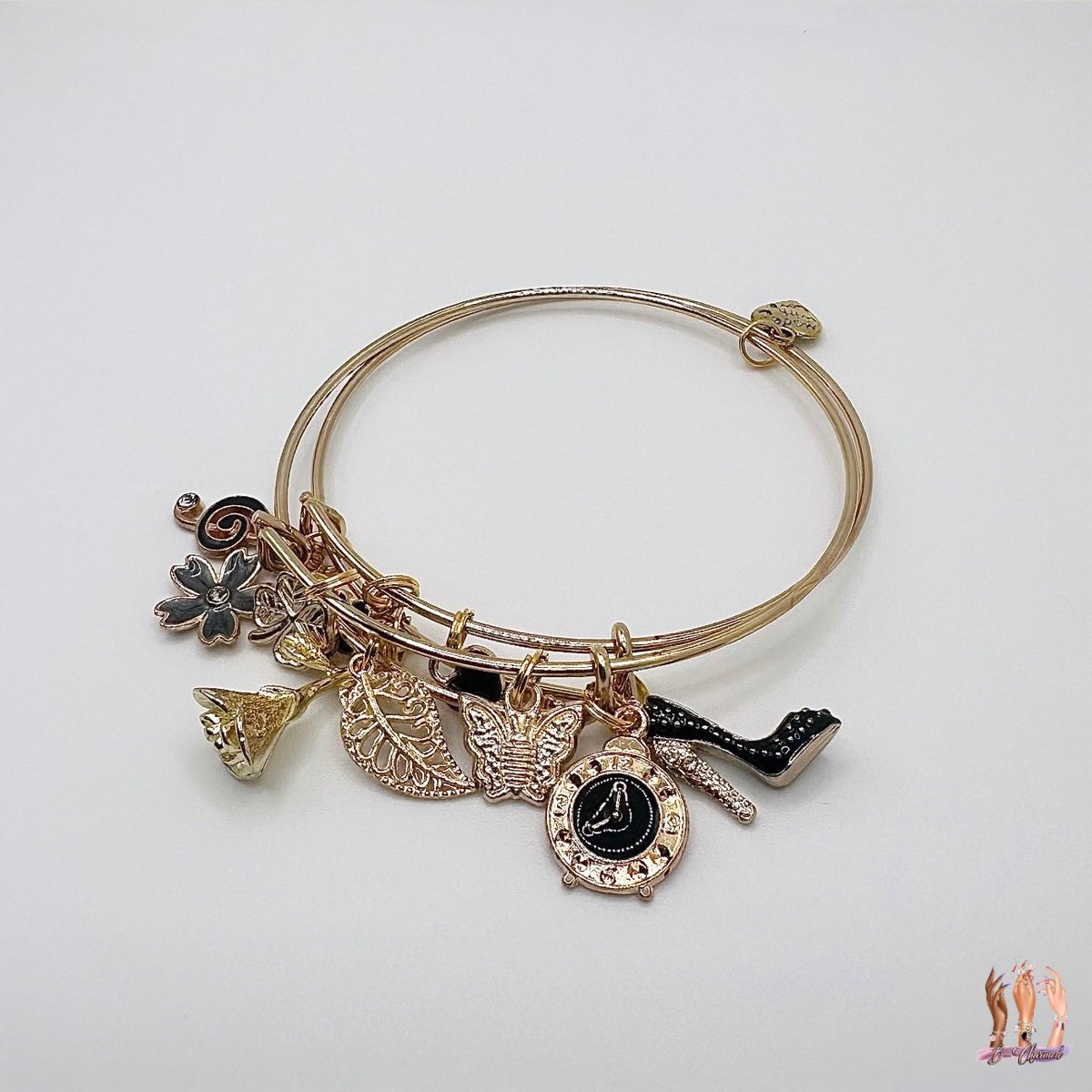 _BCharmed's tweet image. A few bracelets from the past week 💖