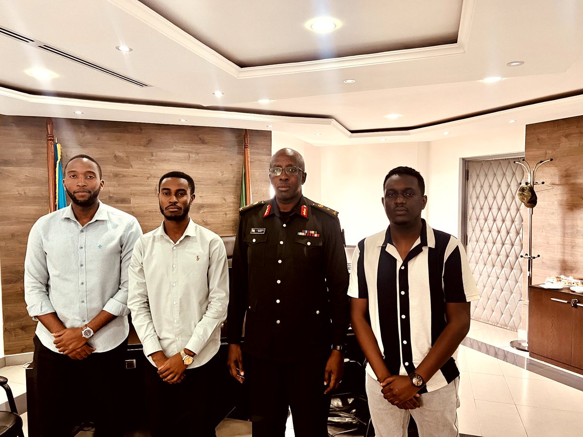 Today, our NOME <a href="/DivinJonathan/">Divin Jonathan IGIRANEZA</a> and <a href="/MEDIXR_Global/">MediXR</a> had a fruitful meeting with Brig Gen Dr John NKURIKIYE, Deputy Chief of Staff of Military Health Service. They presented to him the upcoming Medical Virtual Reality Workshop and discussed further collaboration. STAY TUNED🔥💃🏽🔥