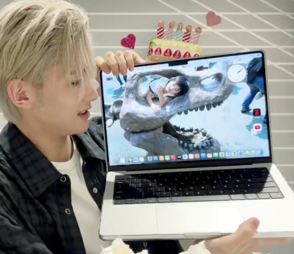 아잠만 죠노트북배경화면 죠애기때사진인가봐 미친거아냐