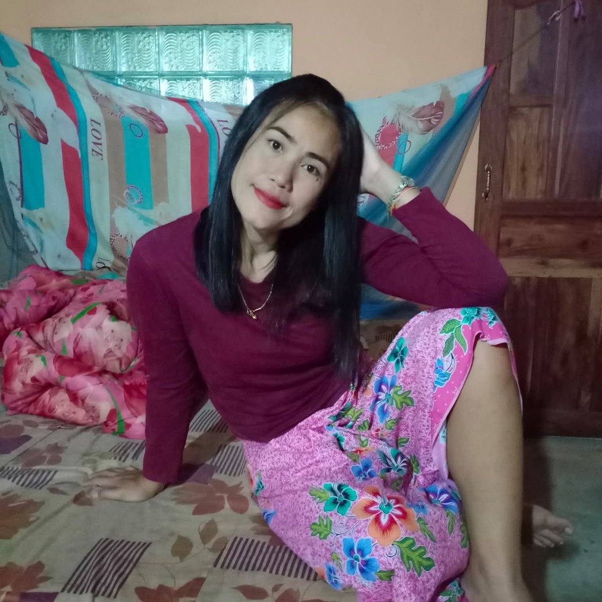 ນຸ່ງສີ້ນຖ້າແລ້ວມາເດີ້