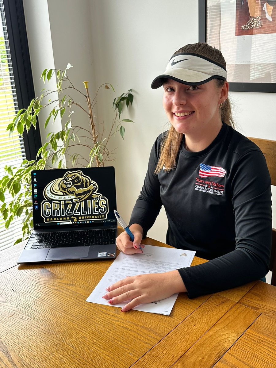 It’s official!✍️

We’re excited to welcome Charlotte to the squad!🐻