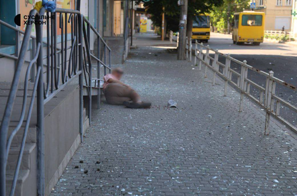 🚨Kherson: in the morning, 10 victims of Russian human safari

5 am
2 drone attacks
Woman, 65
Civilian men, 32,35

8.30 am
a car attacked, woman, 51; man, 50

9 am
a man, 64

9.30 am
man, 69

9.50 am
2 women, 54, 50
1 man, 75 (by my cosmetics store)

Telegram @kherson_non_fake