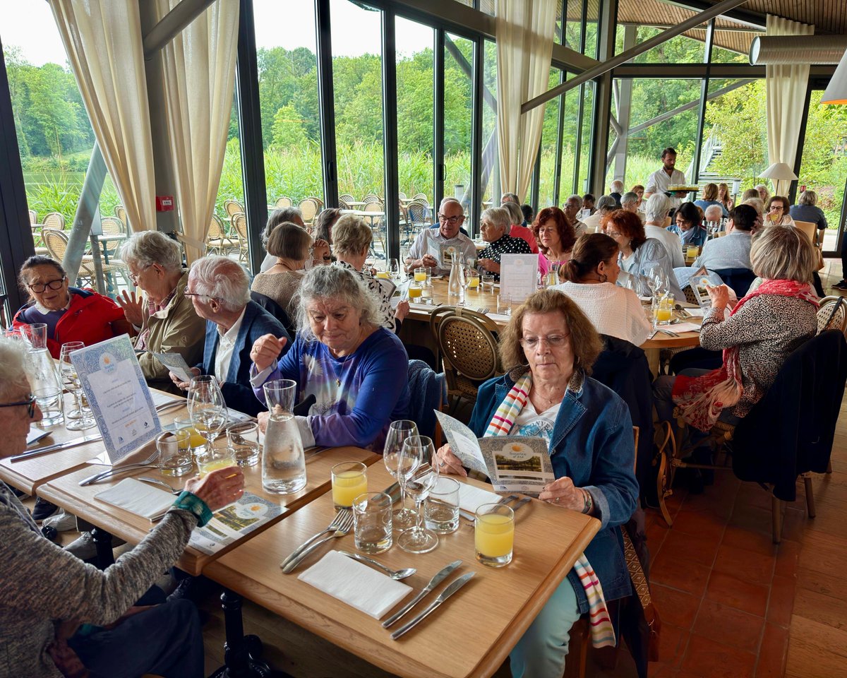 instituthds's tweet image. 🌞 Ce lundi 7 juillet, une nouvelle journée de la campagne #SourireDEté a rassemblé les seniors de #ChatenayMalabry et de @villedeputeaux (@hautsdeseinefr), au sein du restaurant Les Roseaux au Hangar Y, pour un moment chaleureux, gourmand et dansant, ponctué de rires, de…