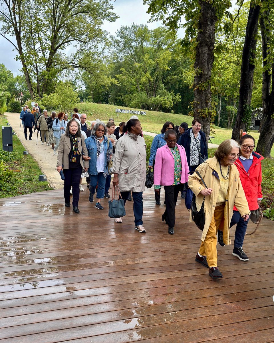 instituthds's tweet image. 🌞 Ce lundi 7 juillet, une nouvelle journée de la campagne #SourireDEté a rassemblé les seniors de #ChatenayMalabry et de @villedeputeaux (@hautsdeseinefr), au sein du restaurant Les Roseaux au Hangar Y, pour un moment chaleureux, gourmand et dansant, ponctué de rires, de…