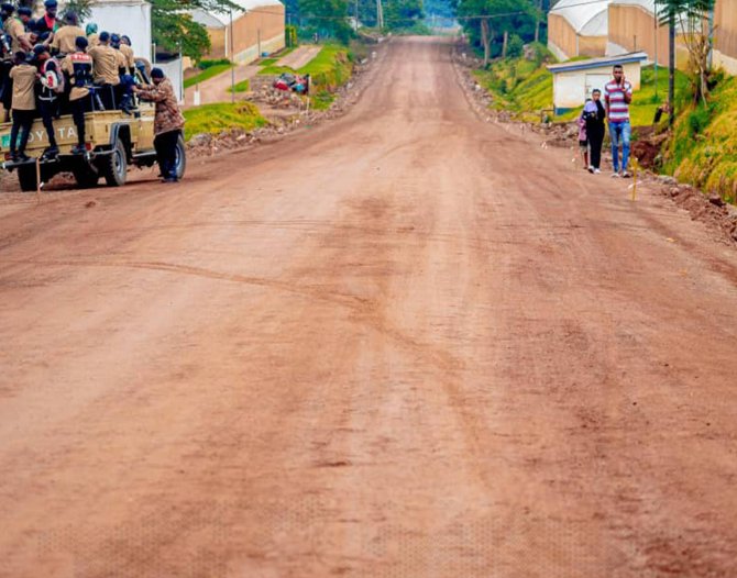 #TikiKwaSamia

WANANCHI wanaoishi Kata ya Nduruma Halmashauri ya Arusha DC wameushukuru Wakala wa Barabara za Vijijini na Mijini (TARURA) kwa kujenga barabara ya Malalua -Nduruma yenye urefu wa kilomita 28 yenye thamani ya Sh bilioni 30.8.

#mamayukokazini
#mamaanafanikisha