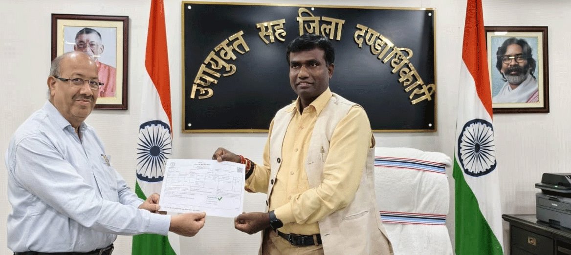 lagatarIN's tweet image. थैंक्यू डीसी सरः जो म्यूटेशन 13 साल में नहीं हुआ, वो 10 मिनट में हो गया lagatar.in/thank-you-dc-s… #thankyoudcsir #mutation @DC_Ranchi