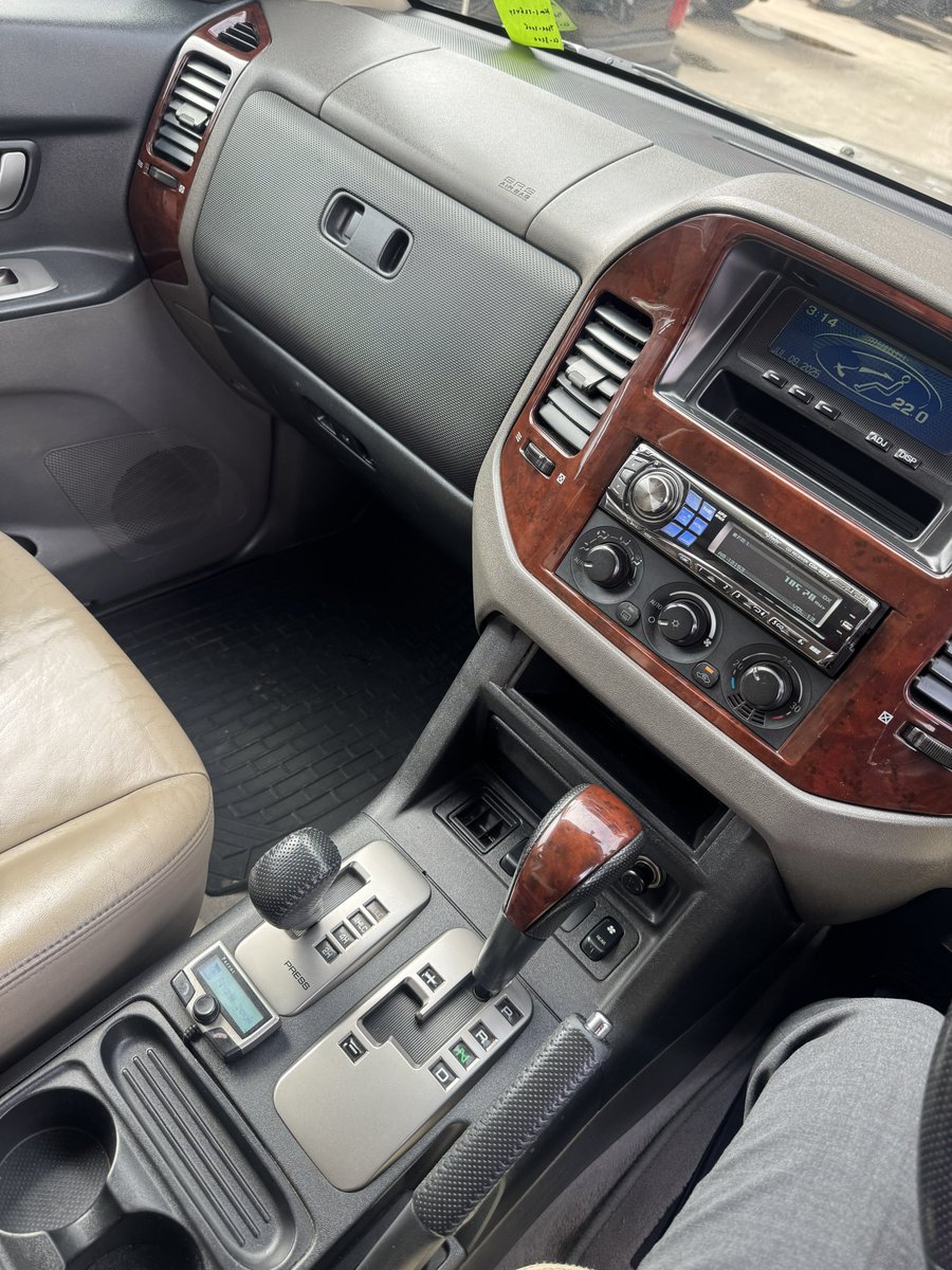 dklaston's tweet photo. If you want to be like @Kalasinga_  but with more power and torque 😁… buy this Mitsubishi Pajero. 

This is so clean… and it’s  diesel 😮. I am in love. https://t.co/lZ8Cf67QdG