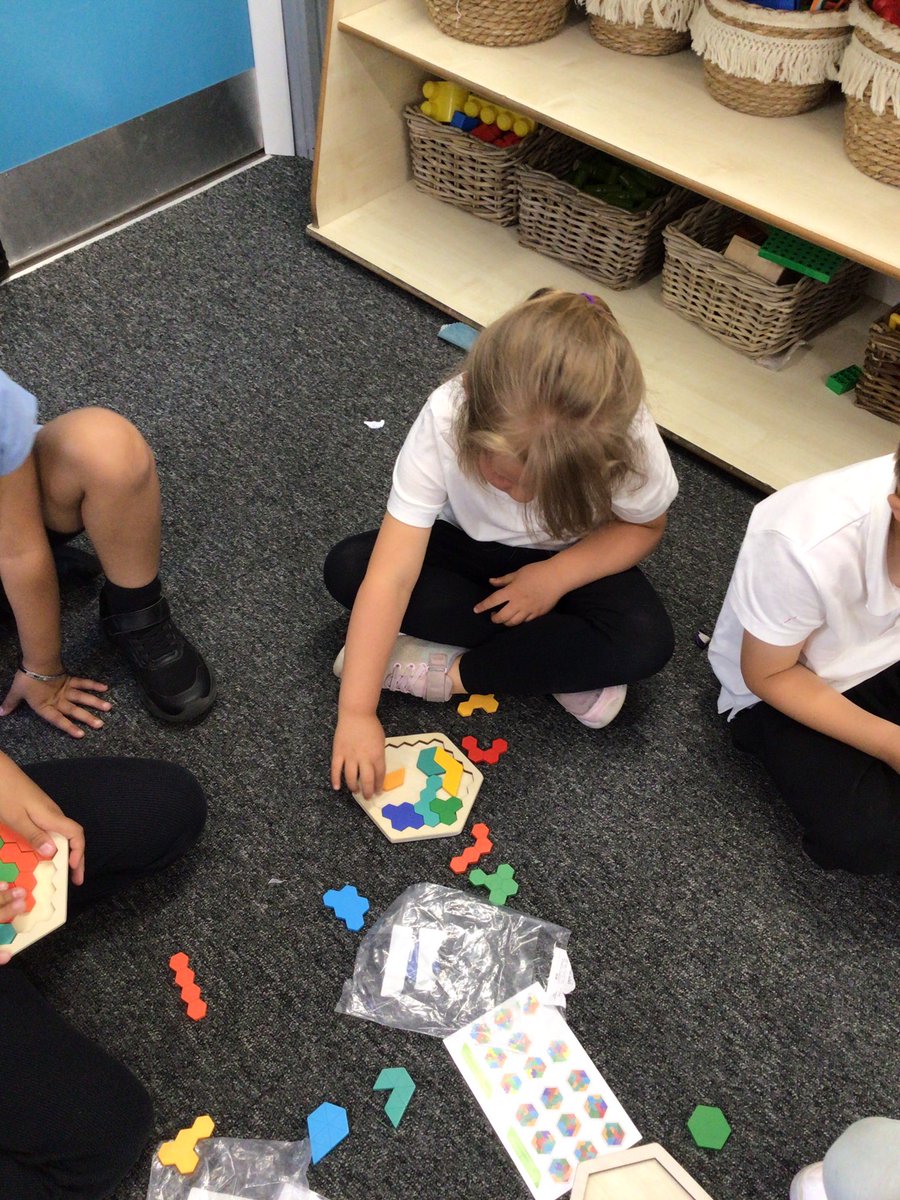 Fosse_TMET's tweet image. F2 are great at problem solving! #fmeyfs #fmmaths #fmresilientrhinos 🦏