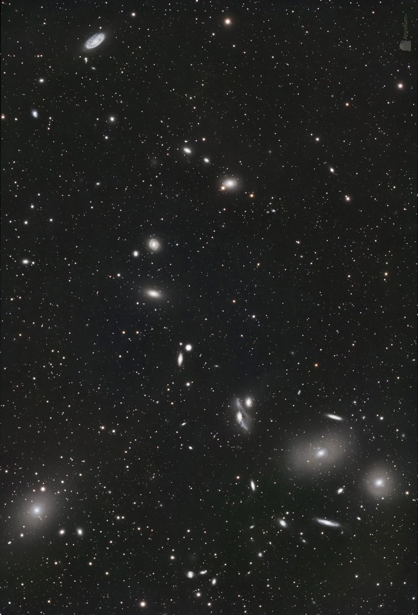 Xavi_Bros's tweet image. We are now in the Virgo cluster of galaxies:
An incredible chain of galaxies, the Markarian’s Chain with… how many galaxies?
Image taken using the second setup of the Anysllum Observatory, a telescope R80 with 11 hours of LRGB exposure.
#cielosESA @AstroSabadell.