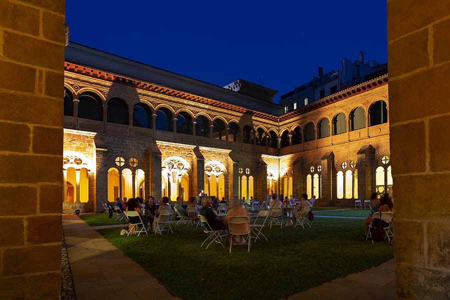 santelmomuseoa's tweet image. 🌘 San Telmo Gaua 🌘
✔ GAUR | HOY, uztailak 19 de julio
⏰ 20:30 - 24:00
🖼 "Lorategi bat soinean"+erakusketari lotutako instalazioa | "Vistiendo un jardín"+instalación vinculada a la exposición (Jaime de los Ríos)
🥂 Taberna | Bar + musika 🎧
⛪ Klaustroa-eliza irekita |…