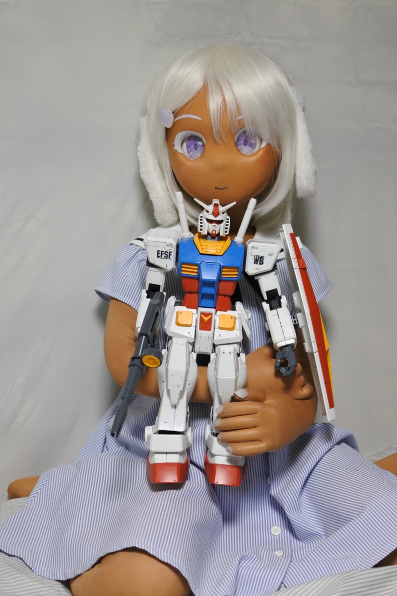 #ガンダムの日

(=ﾟωﾟ)ﾉビームサーベルがほっぺにささるんですが！