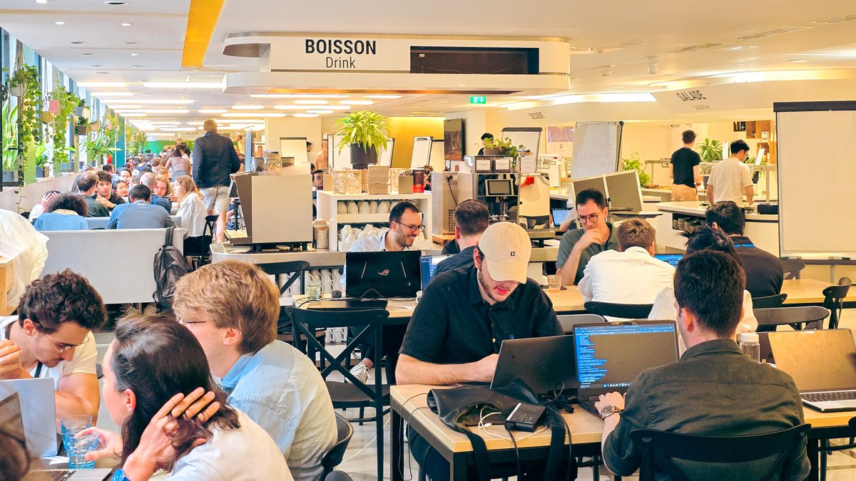 owlish___'s tweet image. I recently took part in an amazing experience at the “Solve for Healthcare & Life Sciences with Gemma" hackathon, organized by Google Paris!
Our team worked on triage in emergency rooms, improving communication, prioritization and decision-making in critical circumstances.