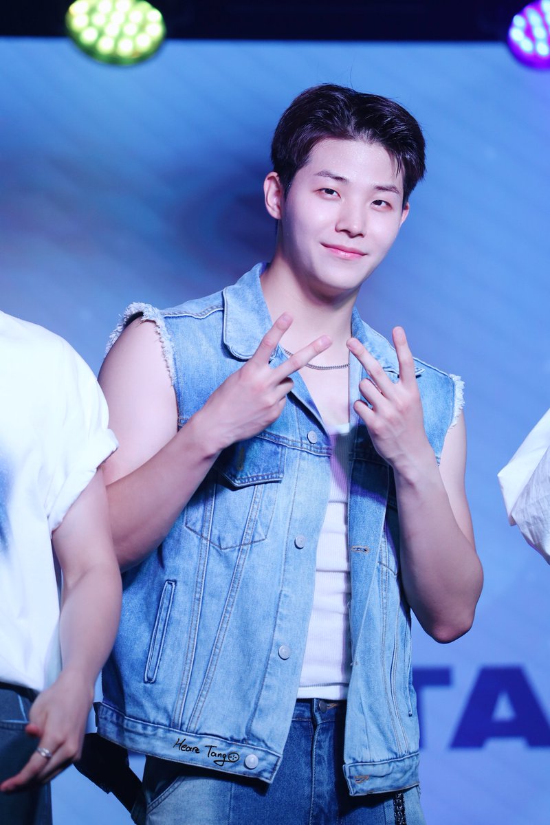 250705 JAPAN FANMEETING 2025 
in TOKYO 2부 
#GHOST9 #고스트나인 
#SONJUNHYUNG #손준형 
#story_on_the_stage #FCLIVE_TOKYO
#夏GHOST9との思い出