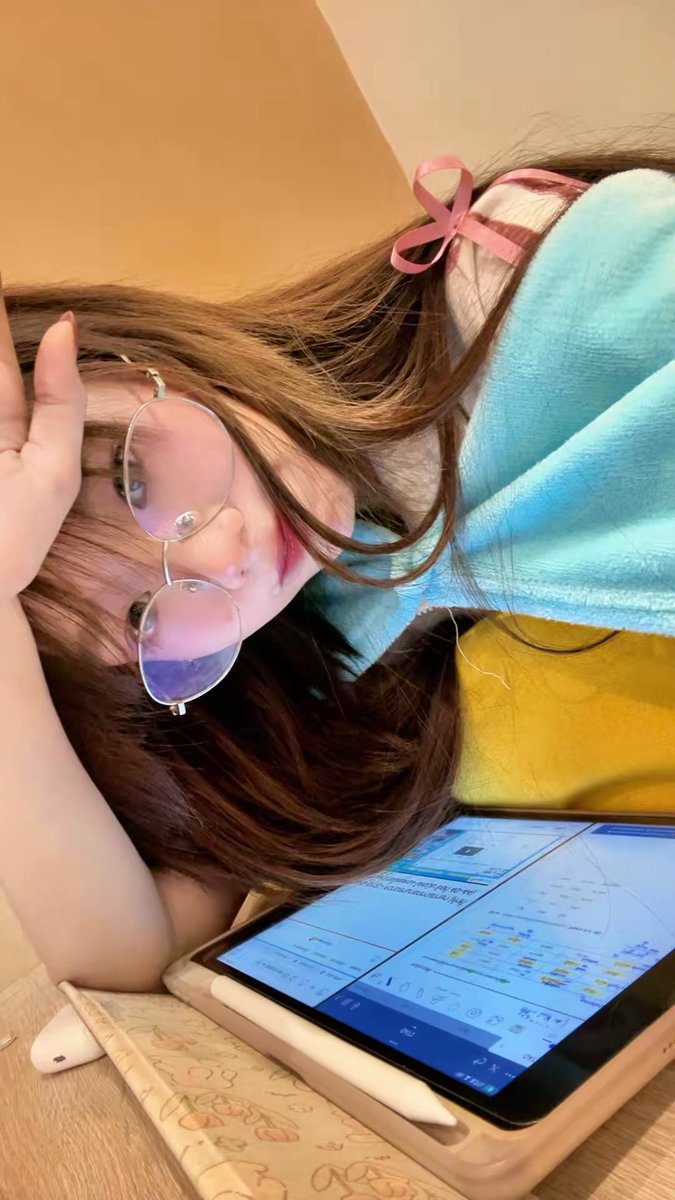 namejeda's tweet image. วันนี้มึนๆๆ กรอๆๆวนไปมา แต่ก็พอได้อยู่‼️
#studywithjedapa #studywithme #dek69 #วันนี้dek69ทําอะไร