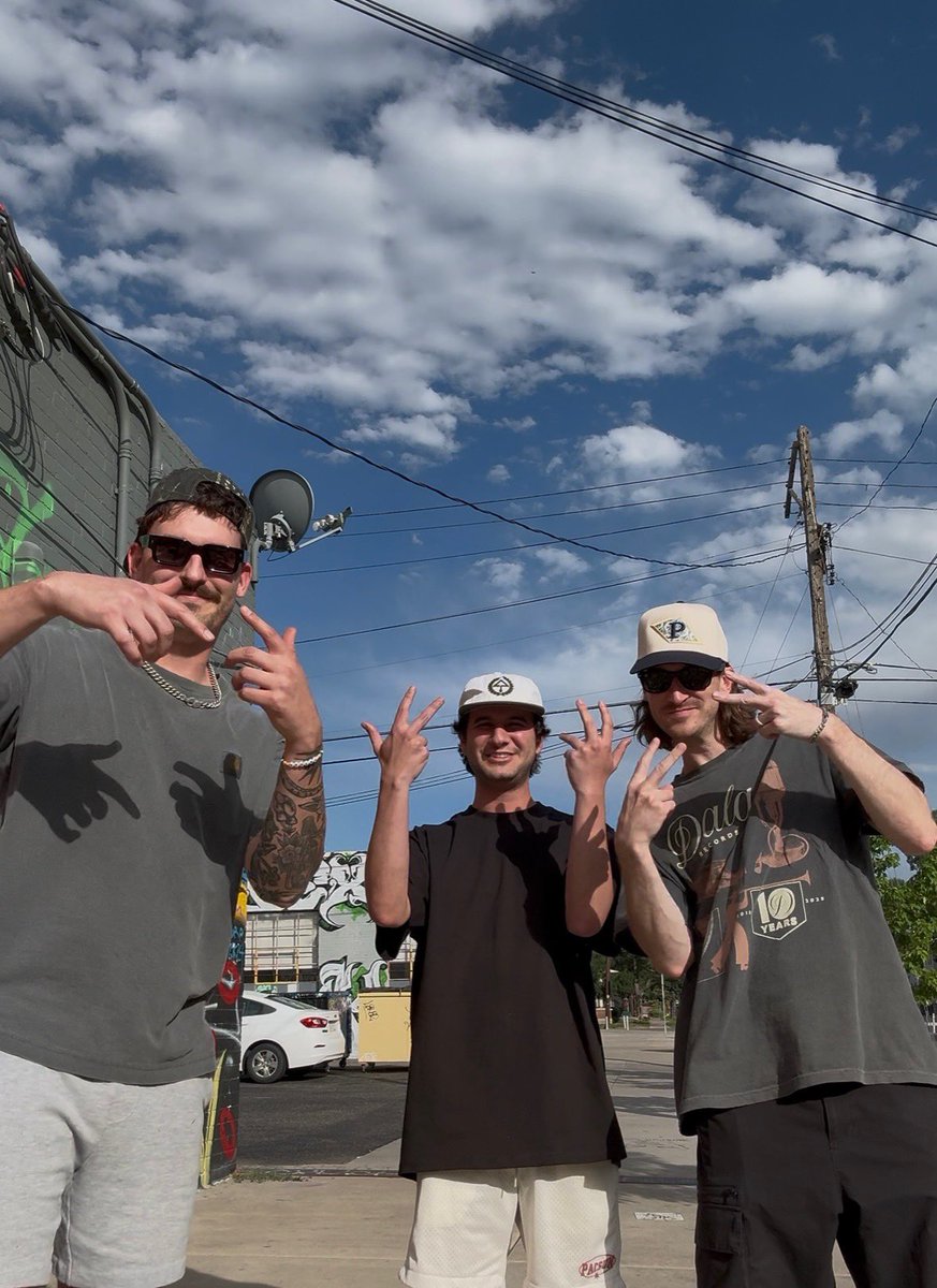 GRiZ x Tape B and ProbCause attempting to make shadow puppets 🤘😭