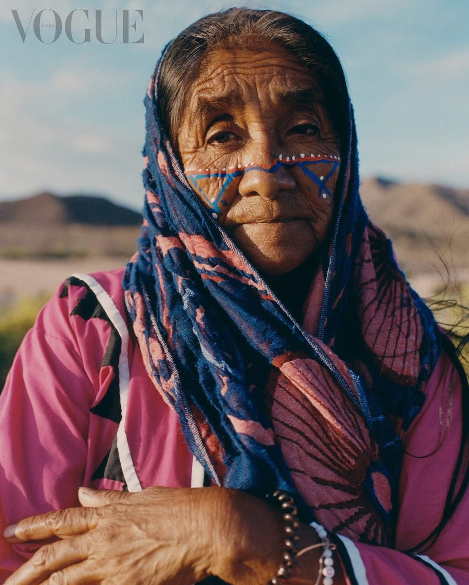 📊𝐋𝐚 𝐫𝐢𝐪𝐮𝐞𝐳𝐚 𝐜𝐮𝐥𝐭𝐮𝐫𝐚𝐥 𝐝𝐞 𝐒𝐨𝐧𝐨𝐫𝐚 𝐭𝐫𝐚𝐬𝐜𝐢𝐞𝐧𝐝𝐞 𝐟𝐫𝐨𝐧𝐭𝐞𝐫𝐚𝐬.
Nuestros pueblos originarios #Comcáac reconocidos por #Vogue México, reflejo de nuestra identidad, historia y fuerza colectiva. Nuestras raíces son motor de proyección global.