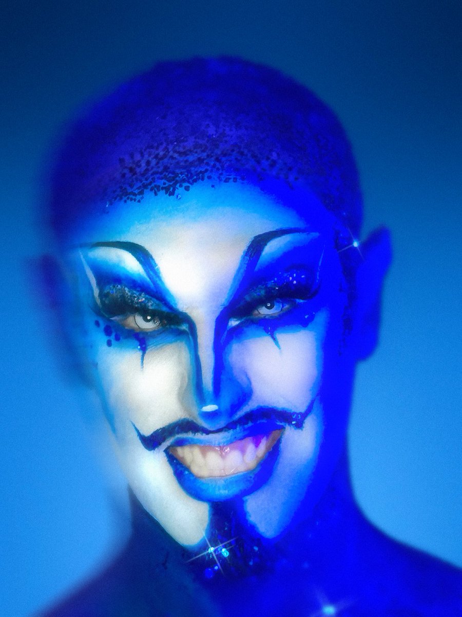 dragkalik's tweet photo. Cuidado que esté Azul da calambre!! 💙⚡️
#DragMakeup #MakeupConHistoria #ColorEnLaPiel #ElectricBlue
#ArteDrag #MaquillajeCreativo #AzulRoyal https://t.co/lJzffWj1oI