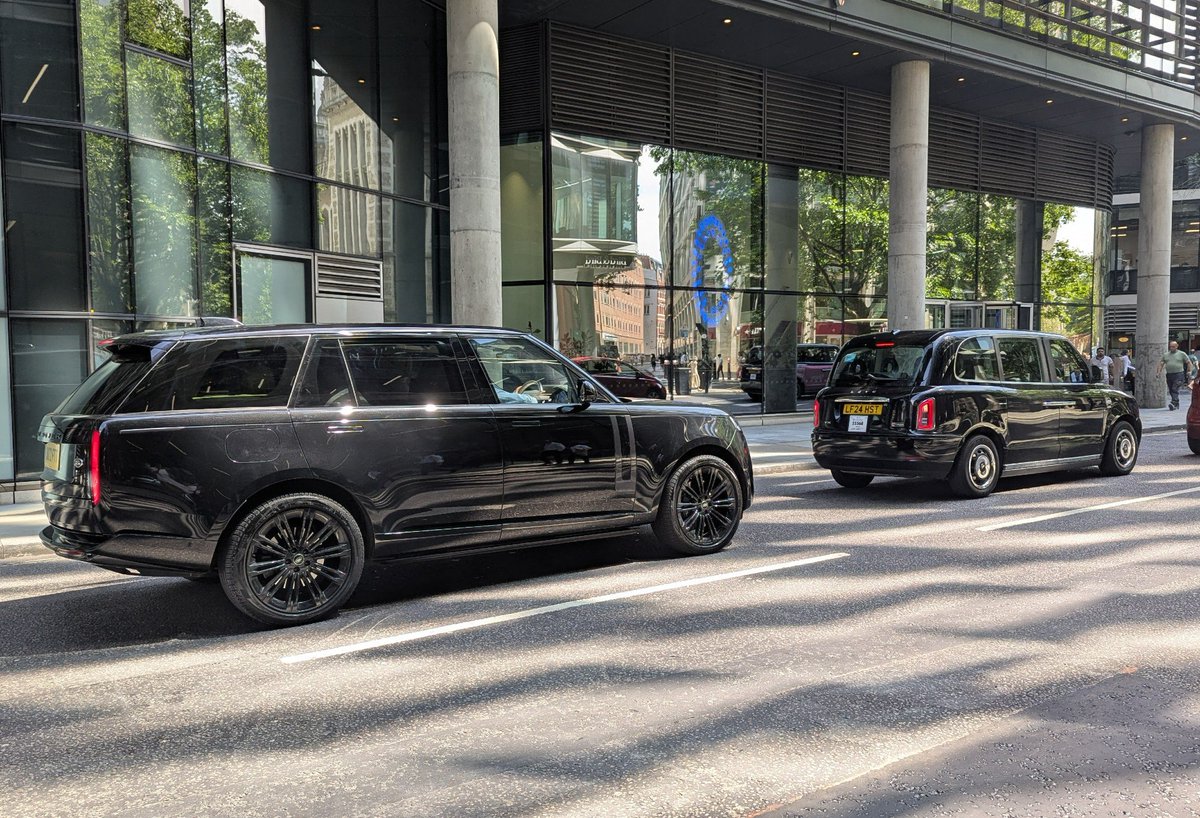0jhl's tweet image. One of these vehicles is designed specifically for cities, professionally driven and available to the public.
The other... just as big (or bigger!) and yet wholly exclusive with little practical use in urban areas.
Surely #carspreading is a red flag to city planners?