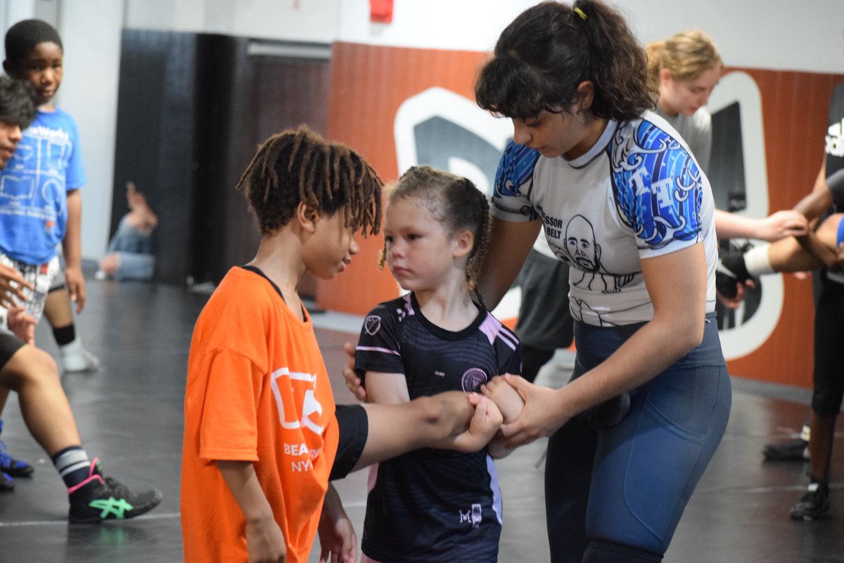 📸 Day 1 of #BeatTheStreets K-8 Top of the Podium camp! 

The annual three-day instruction camp provides a fun learning environment for K-8 #NYC boys and girls to learn #wrestling fundamentals. 

Shout out to BTS high school student-athletes for helping out during the camp.