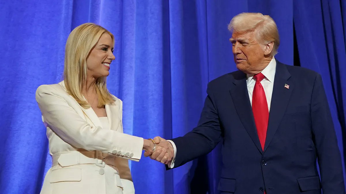 MAGA want to act like Pam Bondi &amp; trump relationship dont exist

Bondi served on trump's transition team 

Bondi served on trump's impeachment trial 

Bondi served on trump's hush money trial 

trump hired Bondi as US AG

Bondi takes marching orders from trump

#EpsteinCoverUp