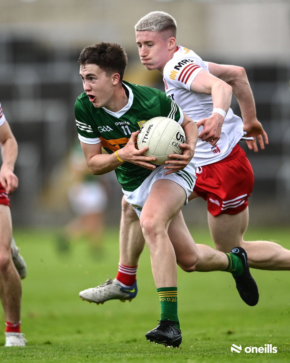 ONeills1918's tweet image. Two clutch points in injury time.
One unforgettable win. 🔴⚪
Tyrone minors are All-Ireland champions once again. 🏆🔥
#GAA #AllIreland #ONeills #ONeillsSportswear