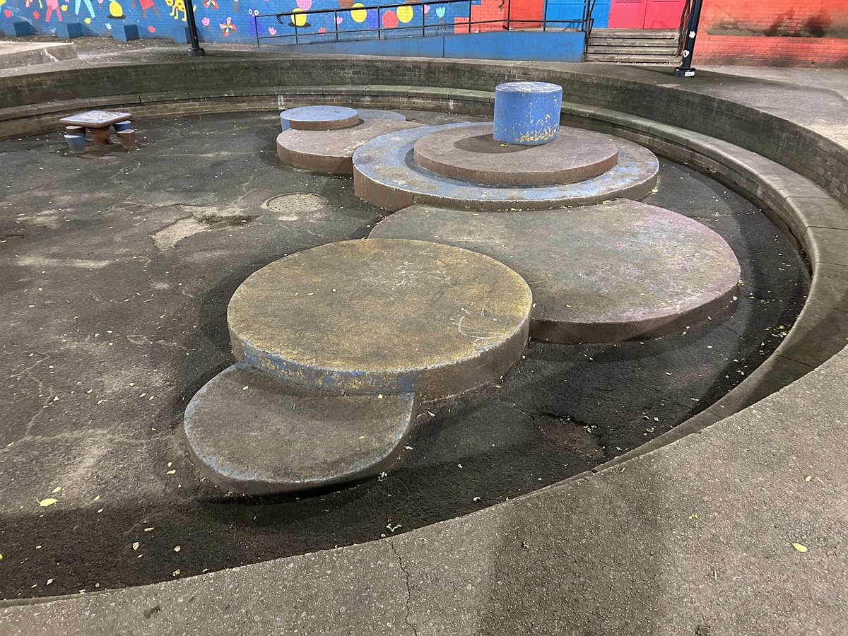 L.E.S. Lily Pads are back and unaffected by construction, though the spot has never been crustier. Straight out of a U.K. video.