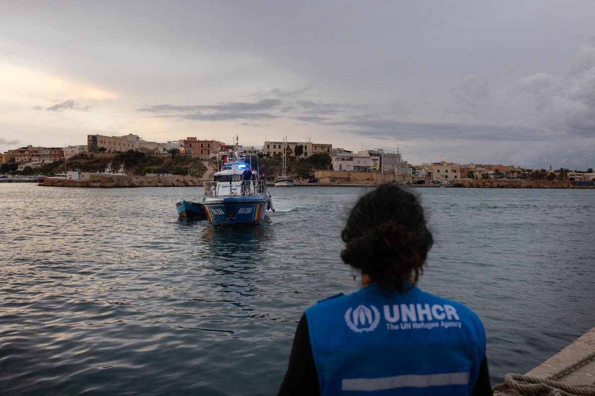 Chiara Cardoletti (@chiaraunhcr) on Twitter photo Today with <a href="/FilippoGrandi/">Filippo Grandi</a> who begins his mission to Lampedusa to pay tribute to the extraordinary solidarity shown by this community towards the many refugees who land on its shores. A tireless example of humanity in the face of complex challenges. Today with <a href="/FilippoGrandi/">Filippo Grandi</a> who begins his mission to Lampedusa to pay tribute to the extraordinary solidarity shown by this community towards the many refugees who land on its shores. A tireless example of humanity in the face of complex challenges.