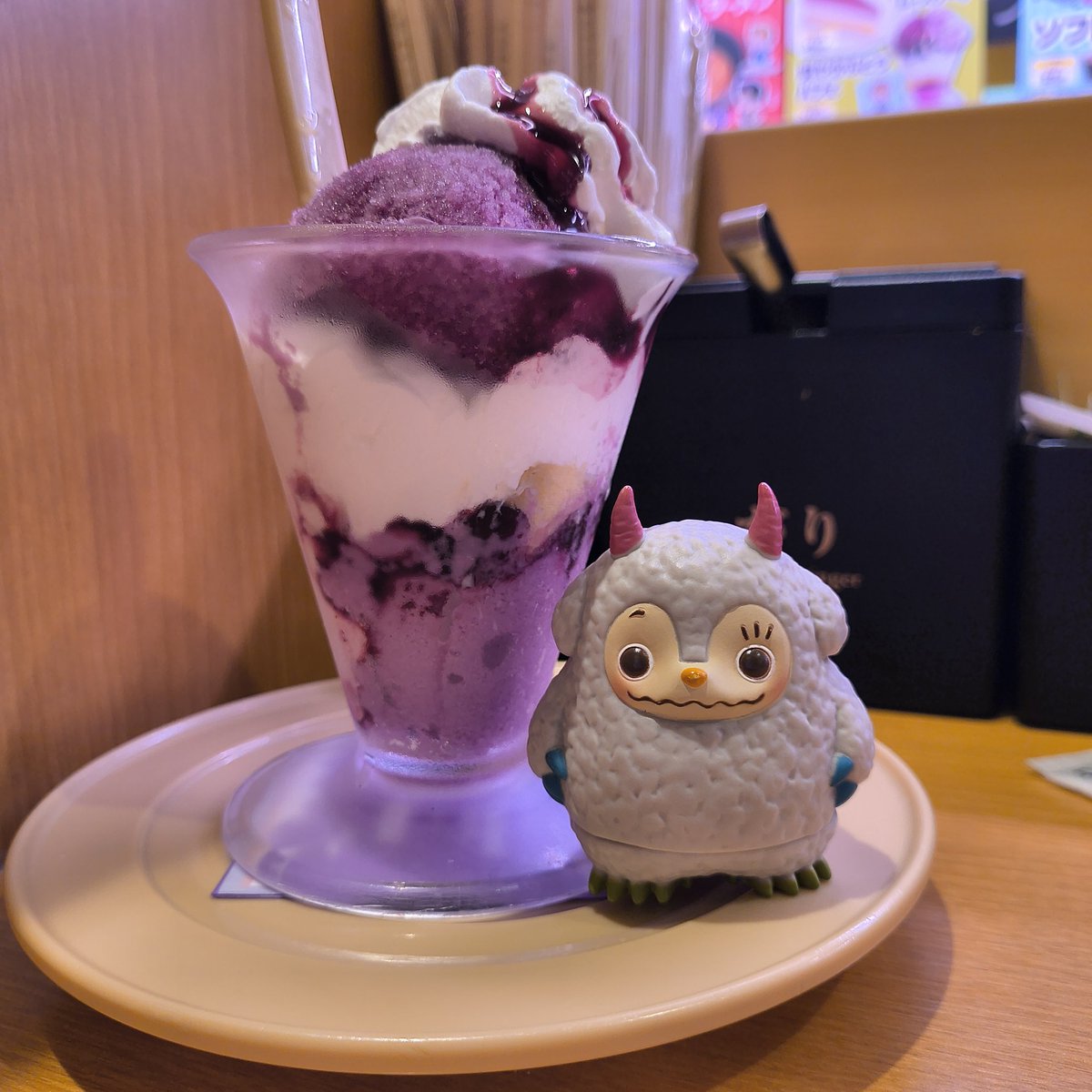 pooh_love_cooky's tweet image. 先日スシローにふらっと行ったら推しが回ってて鼻が鳴りました😆😆
推してるくせにコラボしてるの知らんとか…笑笑
すごい色のパフェは爽やかで美味しかったです
※ #pooka は回ってません⚠