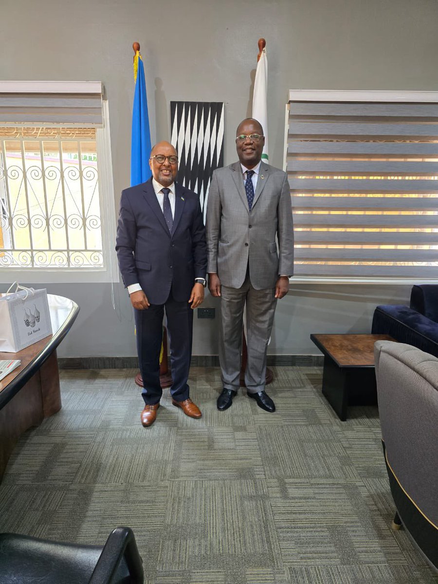Today, the UN Resident Coordinator in Uganda Mr. Leonard Mandizvidza Zulu, paid a courtesy visit to the High Commission of Rwanda to Uganda, where he was received by H.E. @JRutabana.
